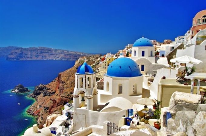 Top Greek Islands for Romantic Honeymoon Experiences Together