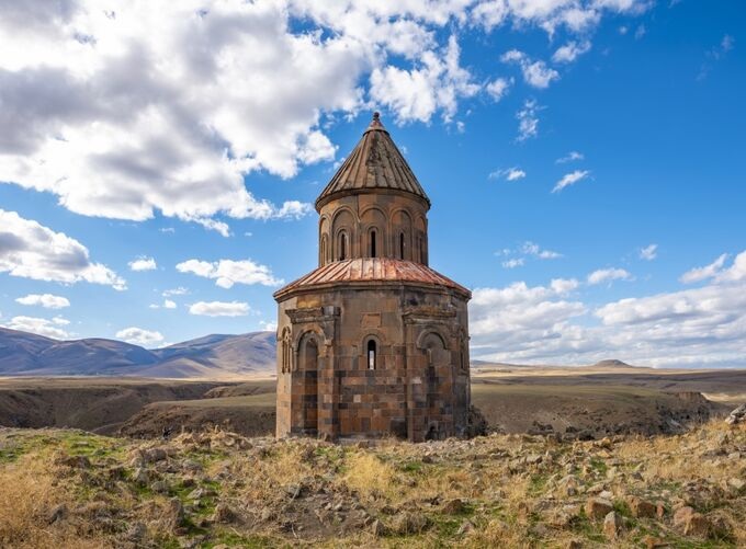 Ani, Kars offers a vast panoramic view where ancient ruins meet endless nature, blending history and open landscapes beautifully.