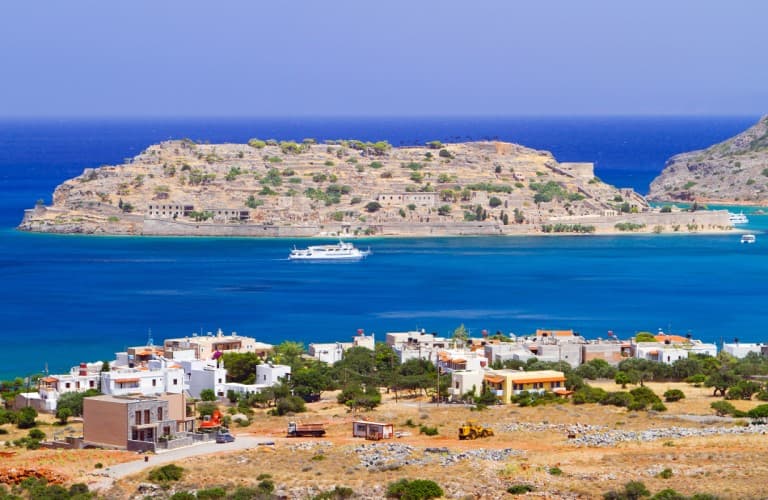 Beautiful scenery of Peloponnese with traditional villages, green mountains, natural landscapes, and authentic Greek atmosphere.